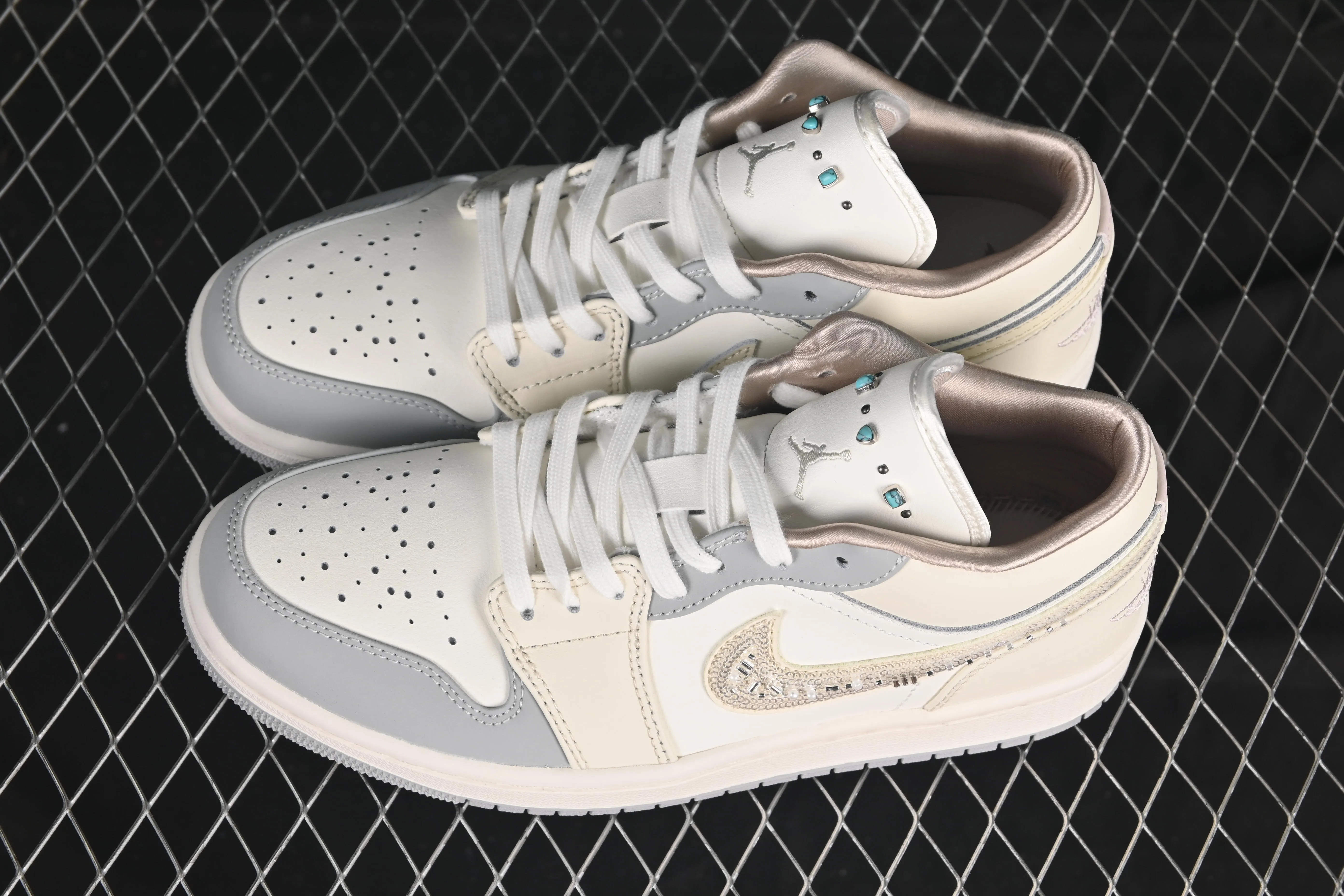 All categories Air Jordan Jordan series basketball shoes Air Jordan 1 Low G version pure original Air Jordan 1 Low AJ1 Joe 1 flash diamond white crack low-top cultural casual sneakers IH7323-100